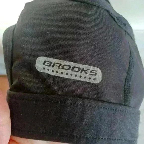 Brooks Black Sports Bra 32B - Picture 4 of 10